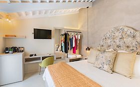 Mitos-Suites